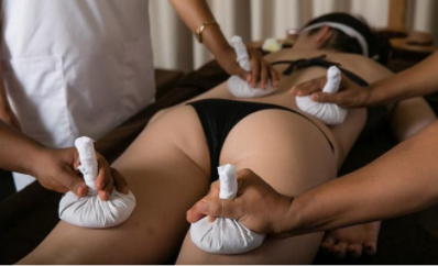 How does Ayurveda treat?